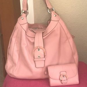 Coach Soho Lynn expandable pink leather bag & wallet. Condition 10/10.